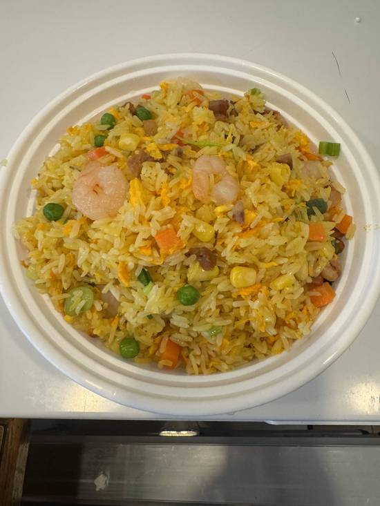 211. BBQ Pork & Shrimp Fried Rice / 揚州炒飯
